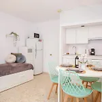 Al14 Estudio A 250 M Playa Fenals, Costa Barava