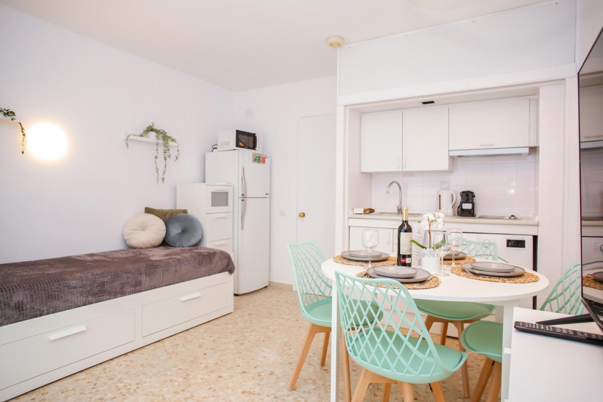Al14 Estudio A 250 M Playa Fenals, Costa Barava *